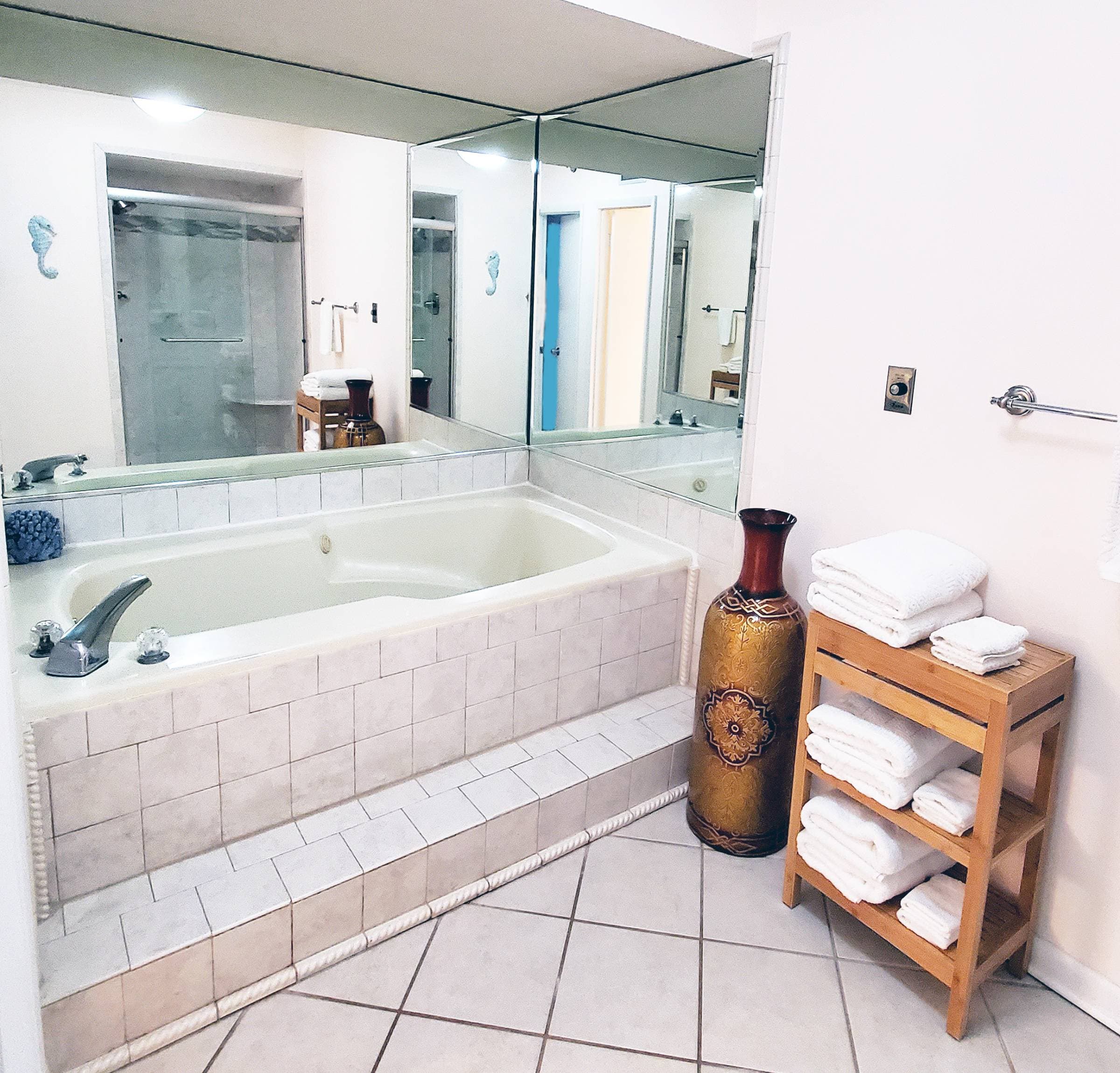 Jacuzzi tub